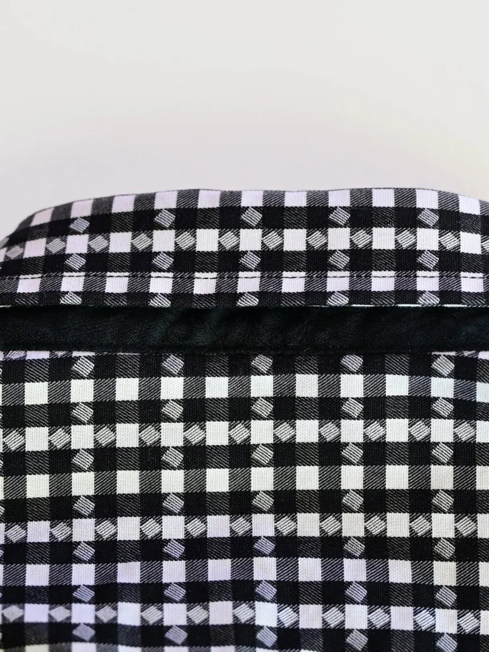 Boys' Like New Robert Graham Black & White Gingham Button-Down -Size 18